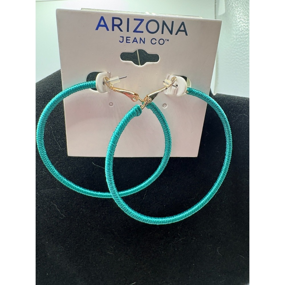 Arizona Jean Co Green Hoop Pierced Earrings Gold Tone‎ Nickel Free Round